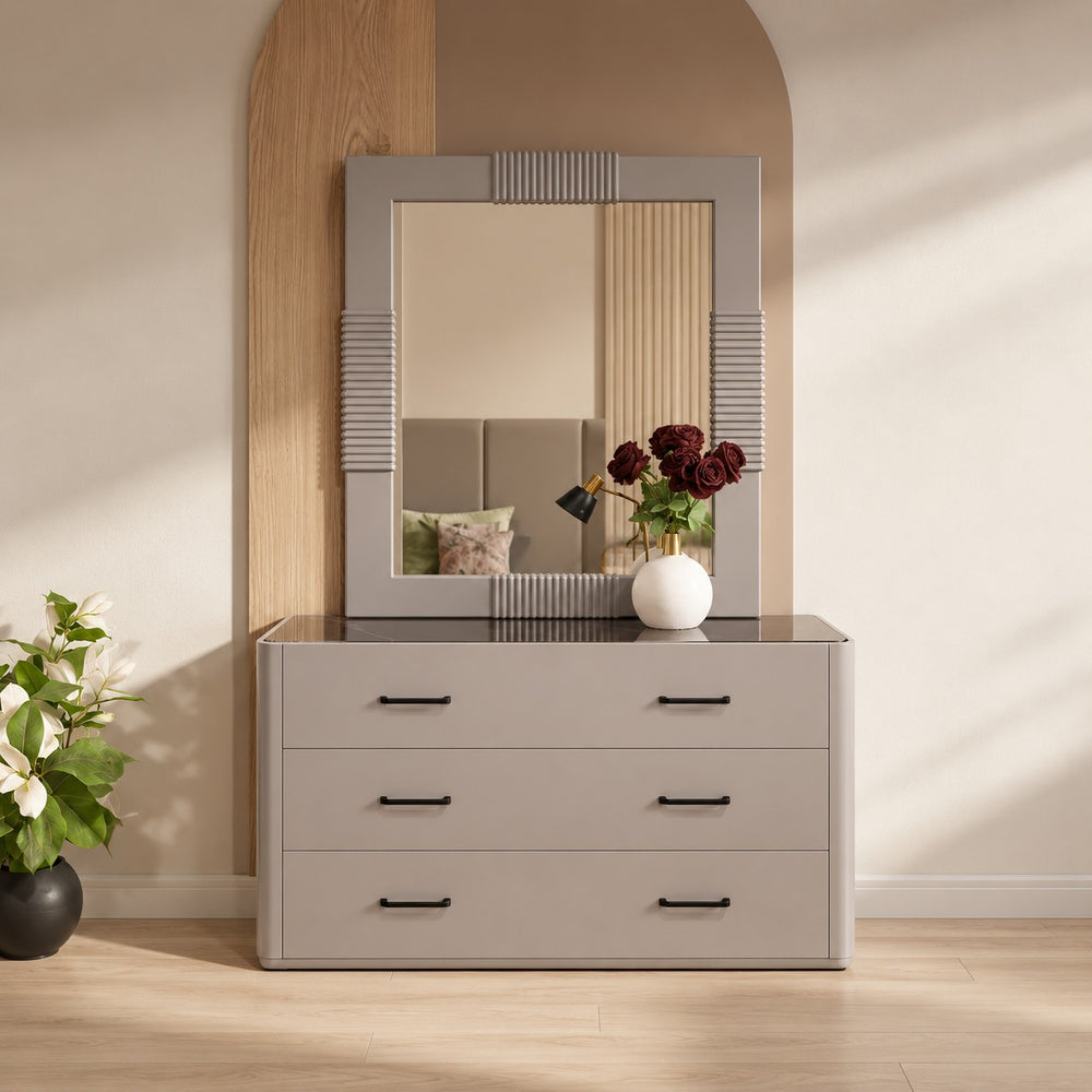 NOVA Dresser